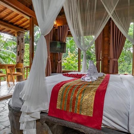 Iyume Villas Тегаллаланг Экстерьер фото