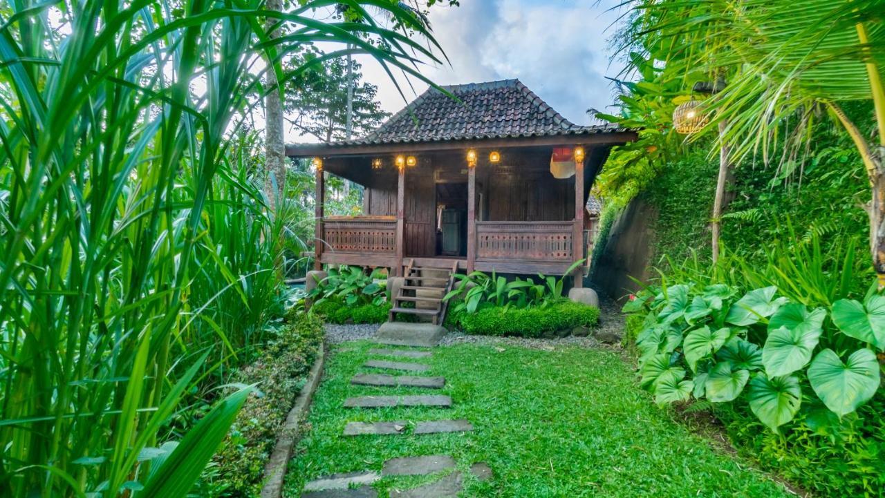 Iyume Villas Тегаллаланг Экстерьер фото