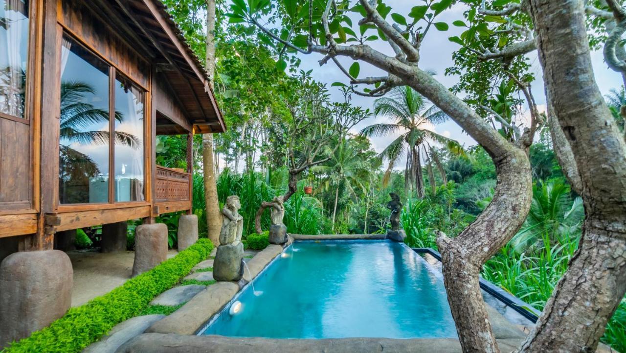 Iyume Villas Тегаллаланг Экстерьер фото