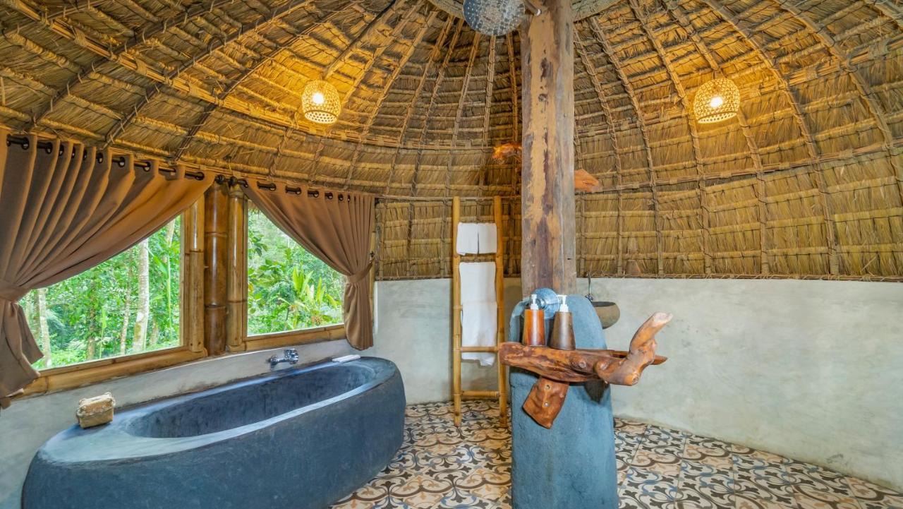 Iyume Villas Тегаллаланг Экстерьер фото
