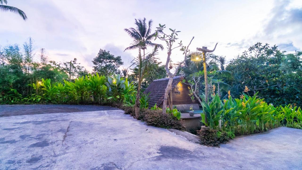 Iyume Villas Тегаллаланг Экстерьер фото